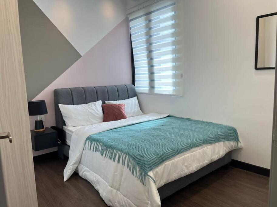 Attractive 3 Bedroom Condo With Pool-D Raudhah Homestay Kajang Exterior photo
