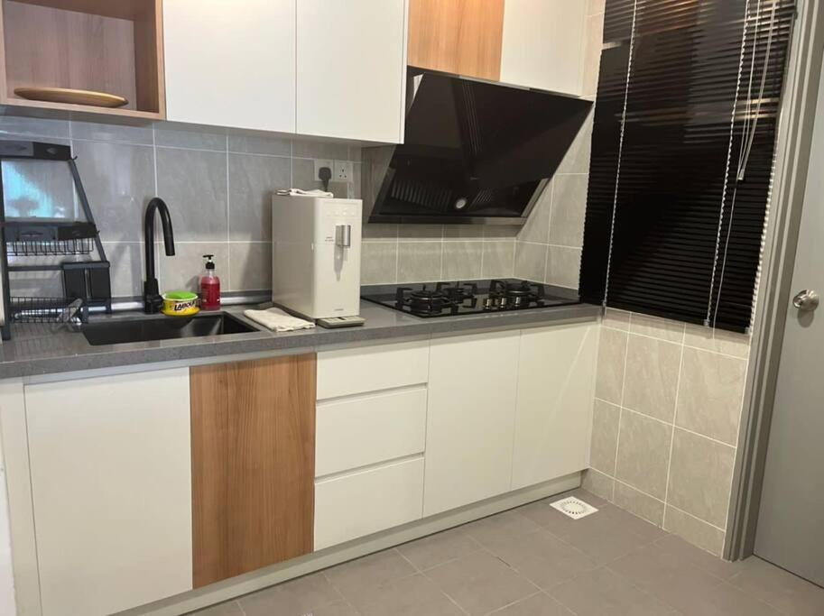 Attractive 3 Bedroom Condo With Pool-D Raudhah Homestay Kajang Exterior photo