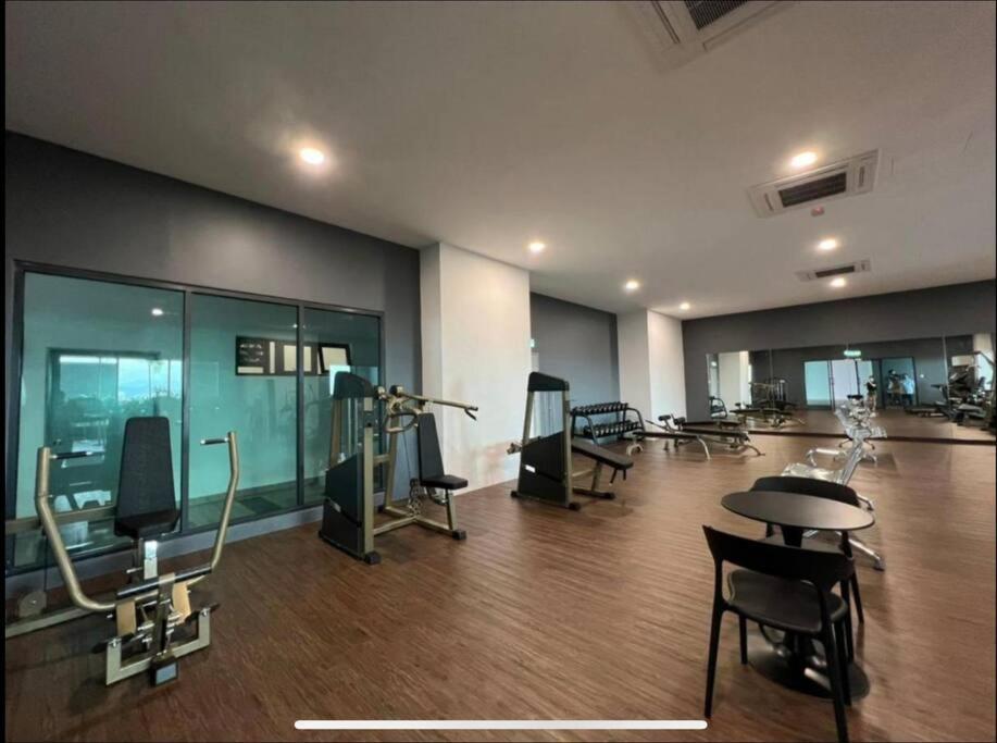 Attractive 3 Bedroom Condo With Pool-D Raudhah Homestay Kajang Exterior photo