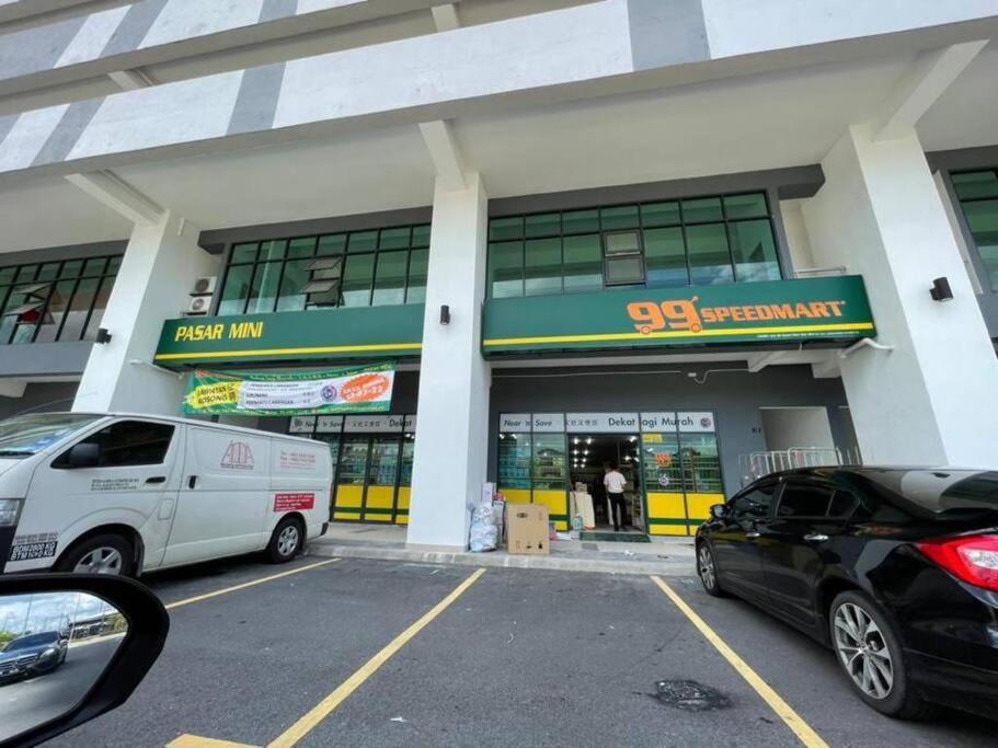 Attractive 3 Bedroom Condo With Pool-D Raudhah Homestay Kajang Exterior photo
